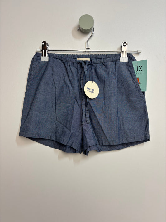 Shorts • 128 • long live the queen