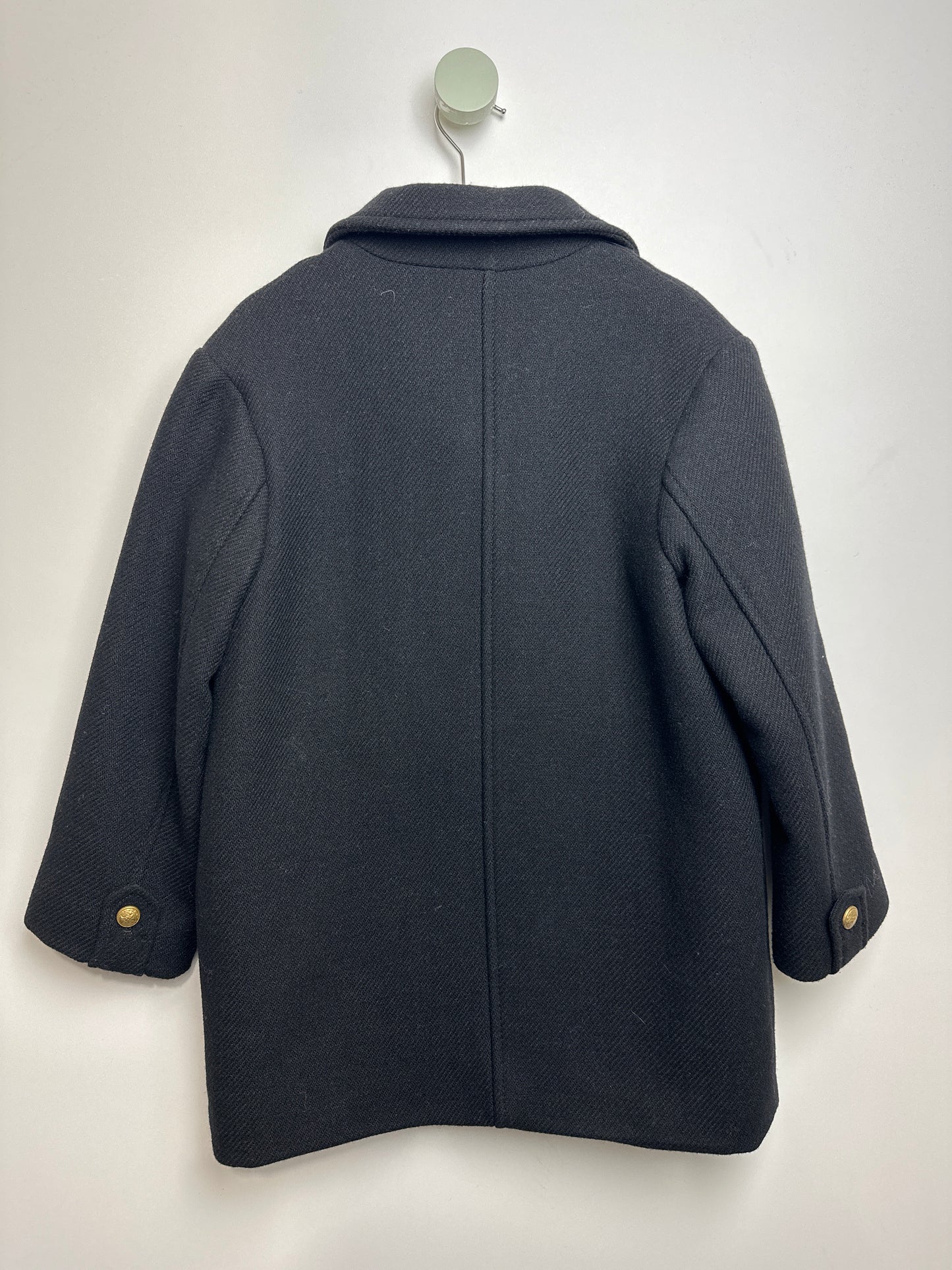 Mantel mit Goldknöpfen • 122 • zara