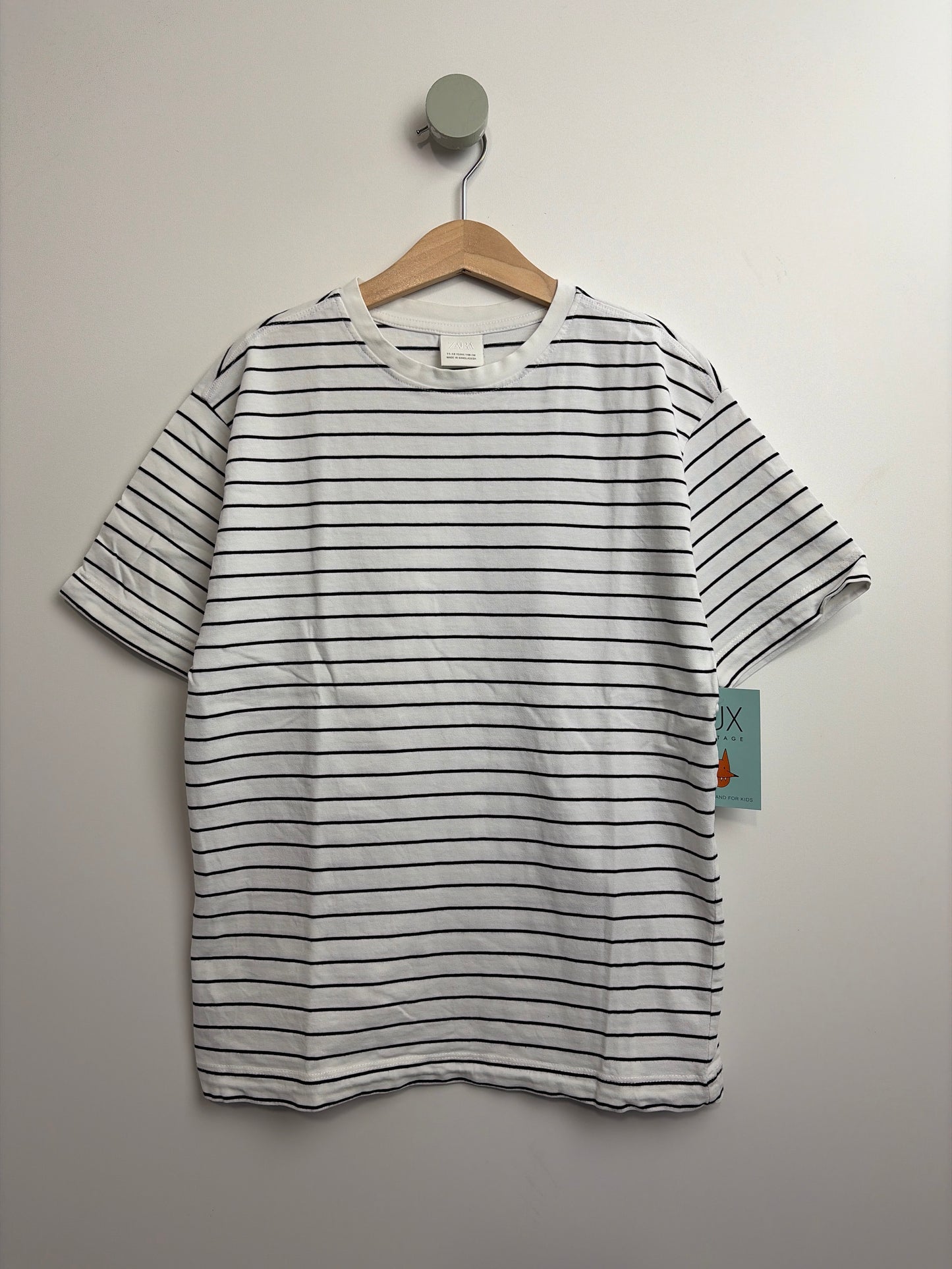 T-SHIRT STREIFEN • 146 • ZARA