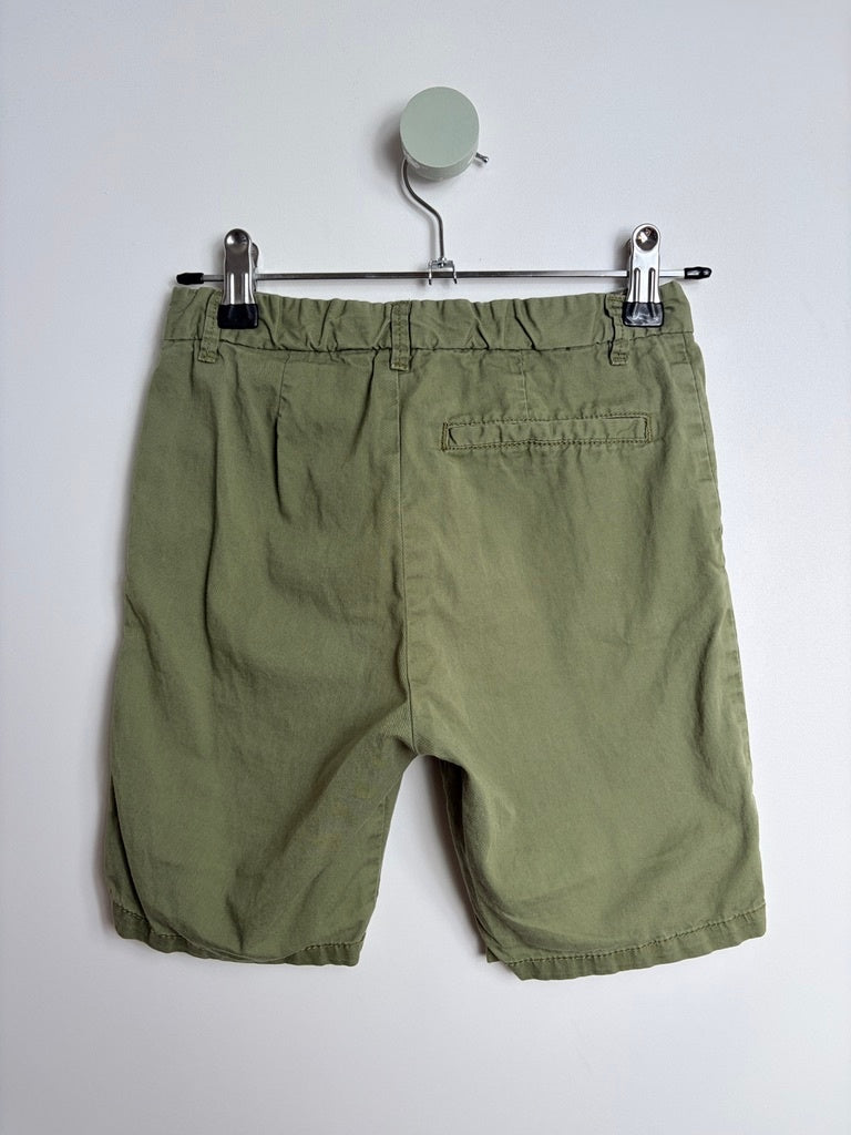 CHINO SHORTS • 128 • H&M