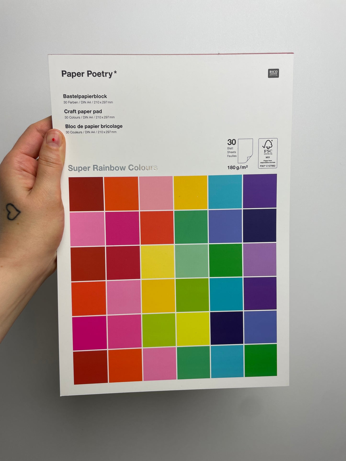 Paper Poetry • Bastelblock Super Rainbow Colours • A4 180g/m² 30 Blatt