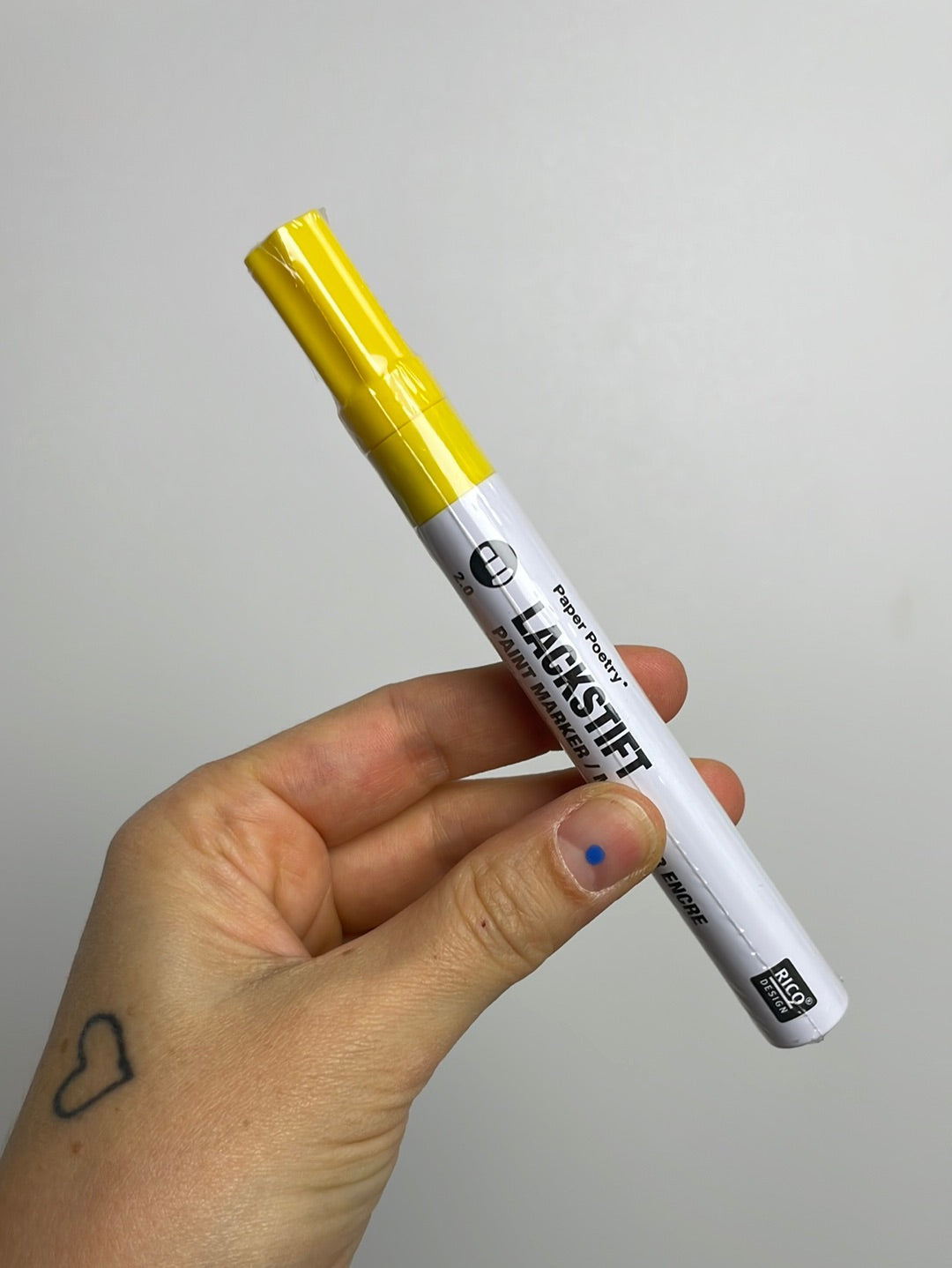 Paper Poetry • Lackmarker 2,0mm
