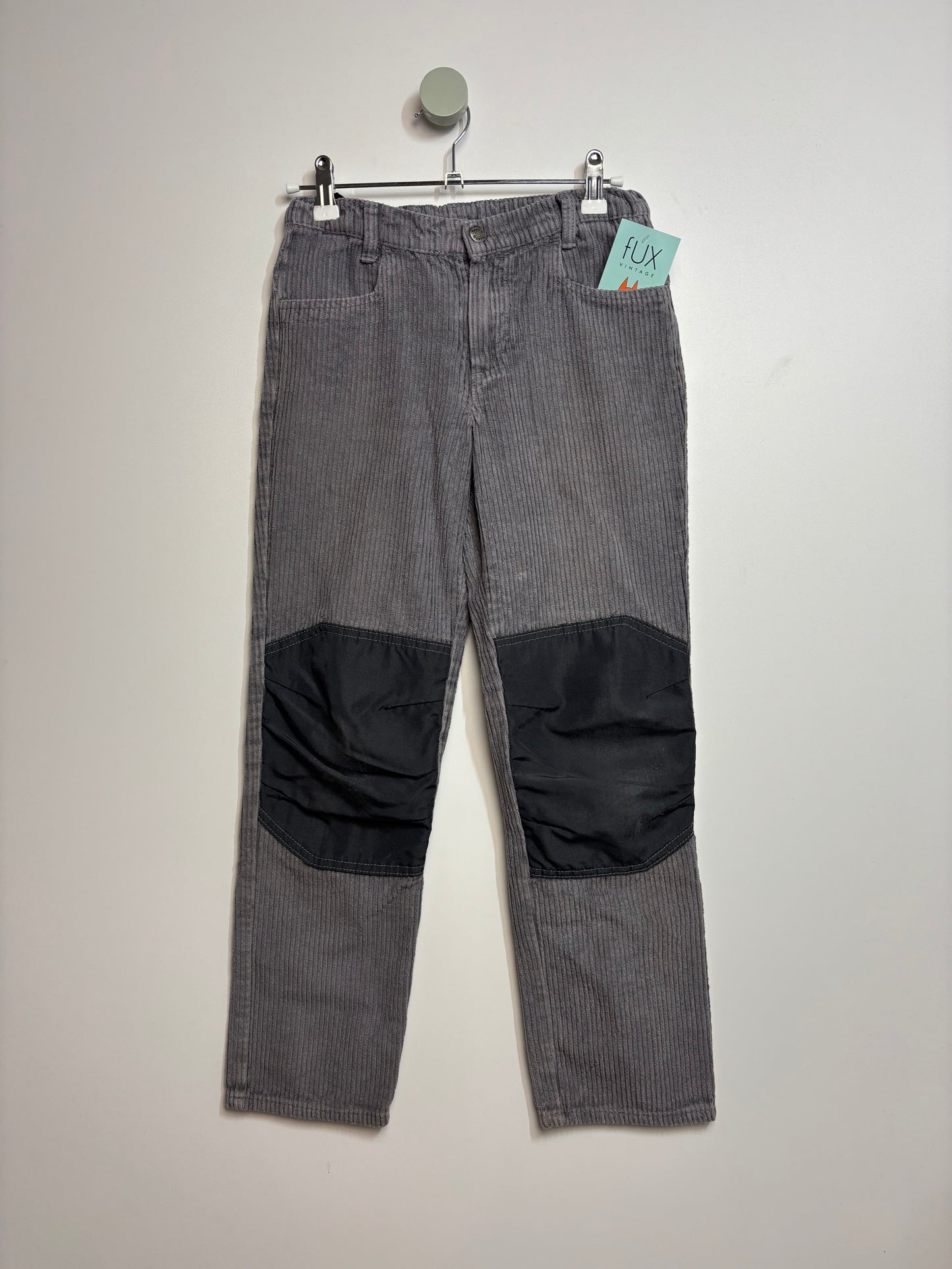 Cordhose mit Kniebesatz • 146 • jakoo