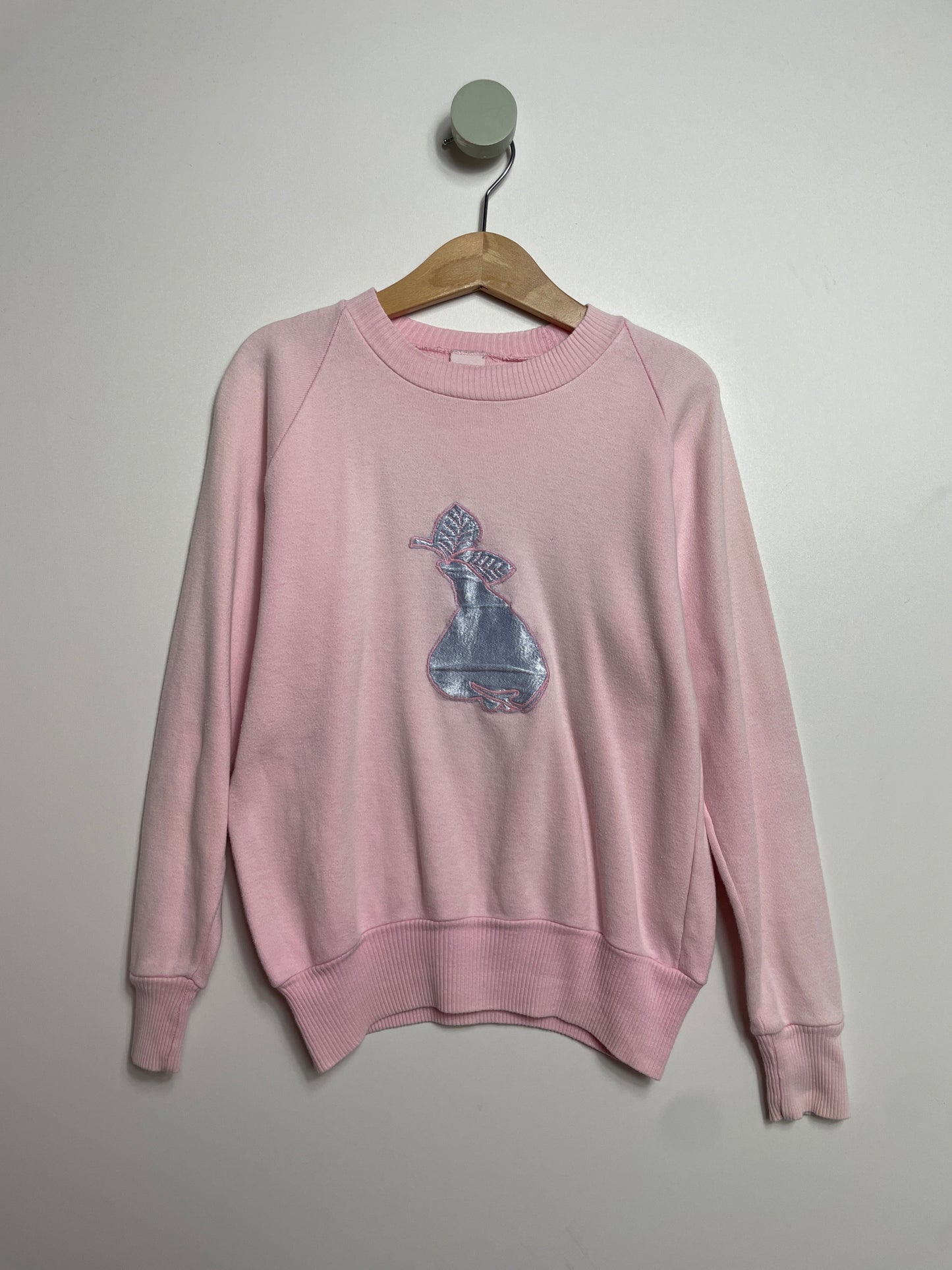 Sweatshirt • 122 • true vintage