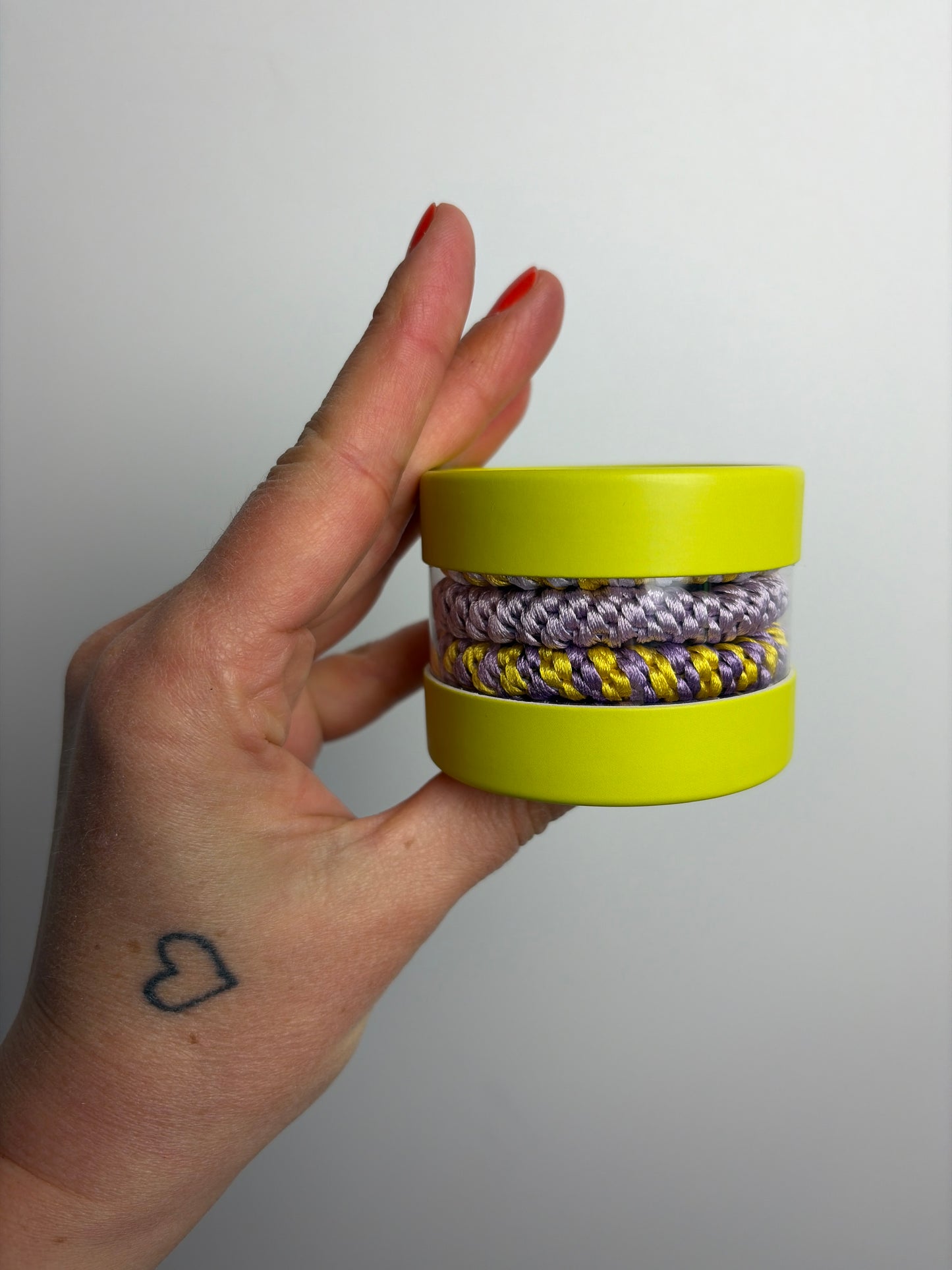HAARGUMMI 4ER SET IN GESCHENKBOX • GELB FLIEDER