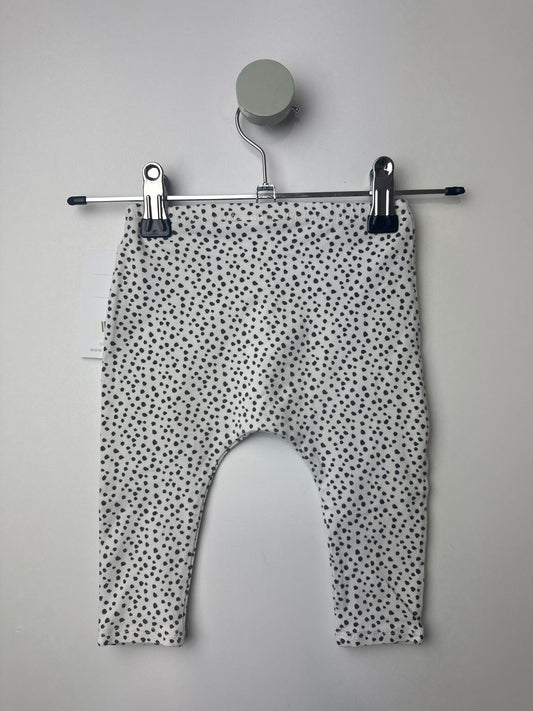 LEGGINGS PUNKTE • 68 • NEXT