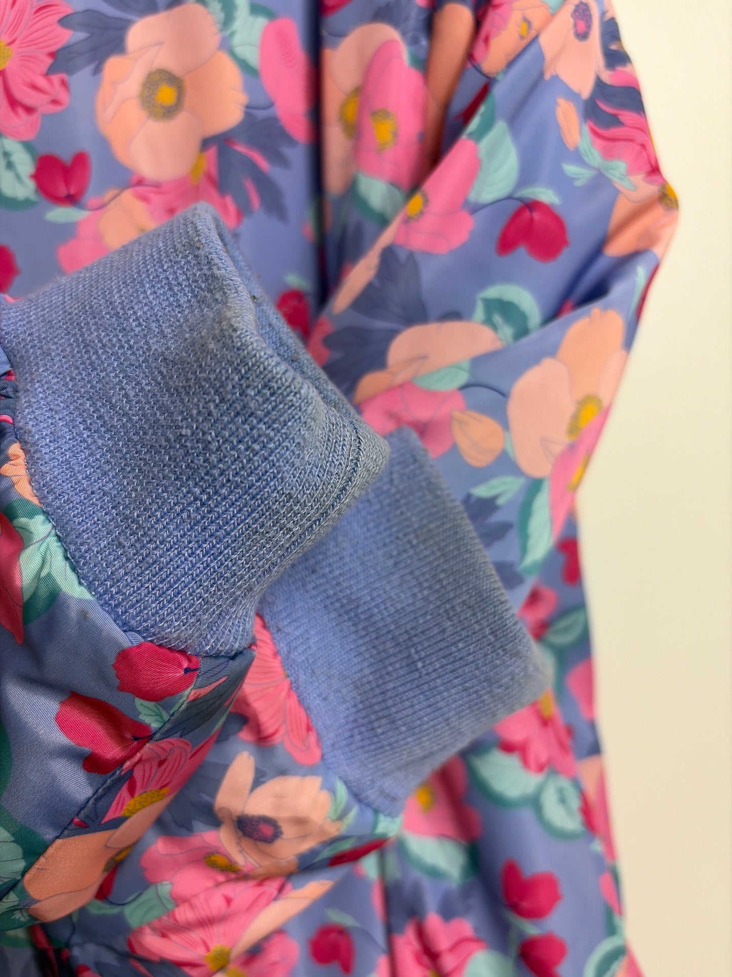 BOMBERJACKE BLUMEN • 146 • RESERVED