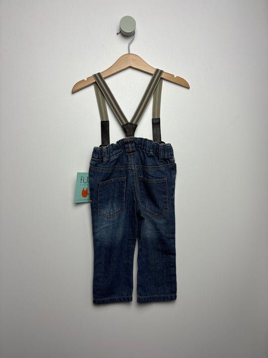 Jeans mit Hosenträgern• 74 • h&m