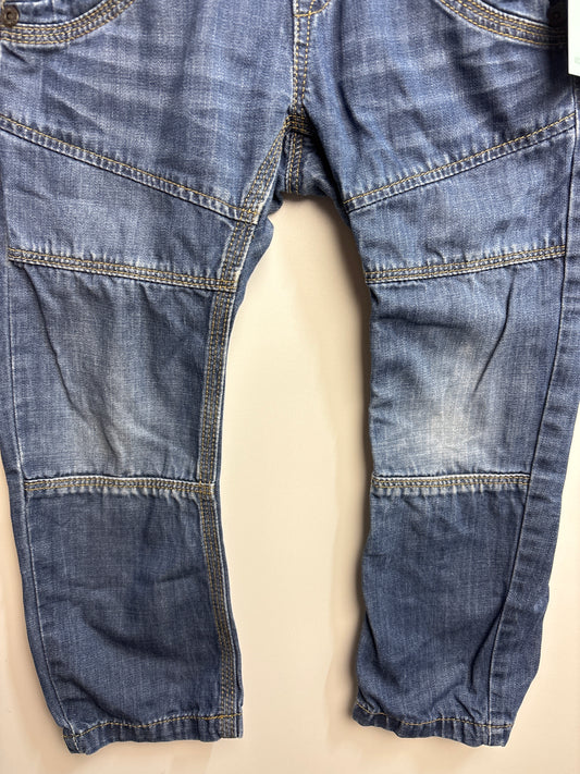 Latzhose • 104 • name it