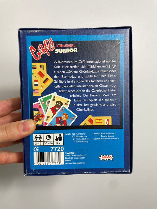 Cafe International Junior • amigo