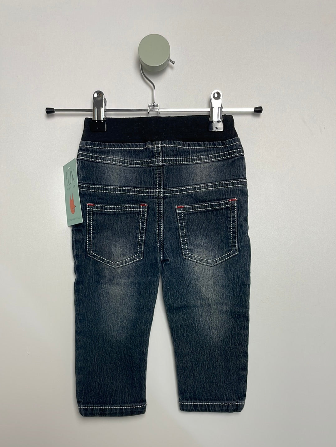 Jeans • 74 •