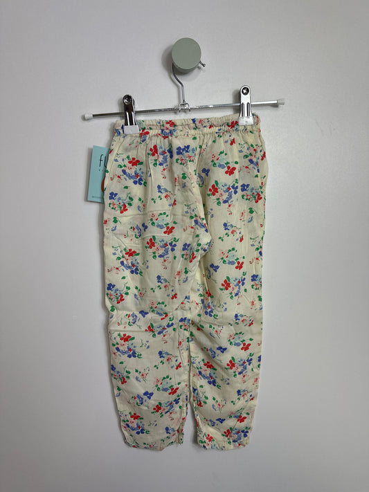 HOSE BLÜMCHEN • 104 • AMERICAN OUTFITTERS