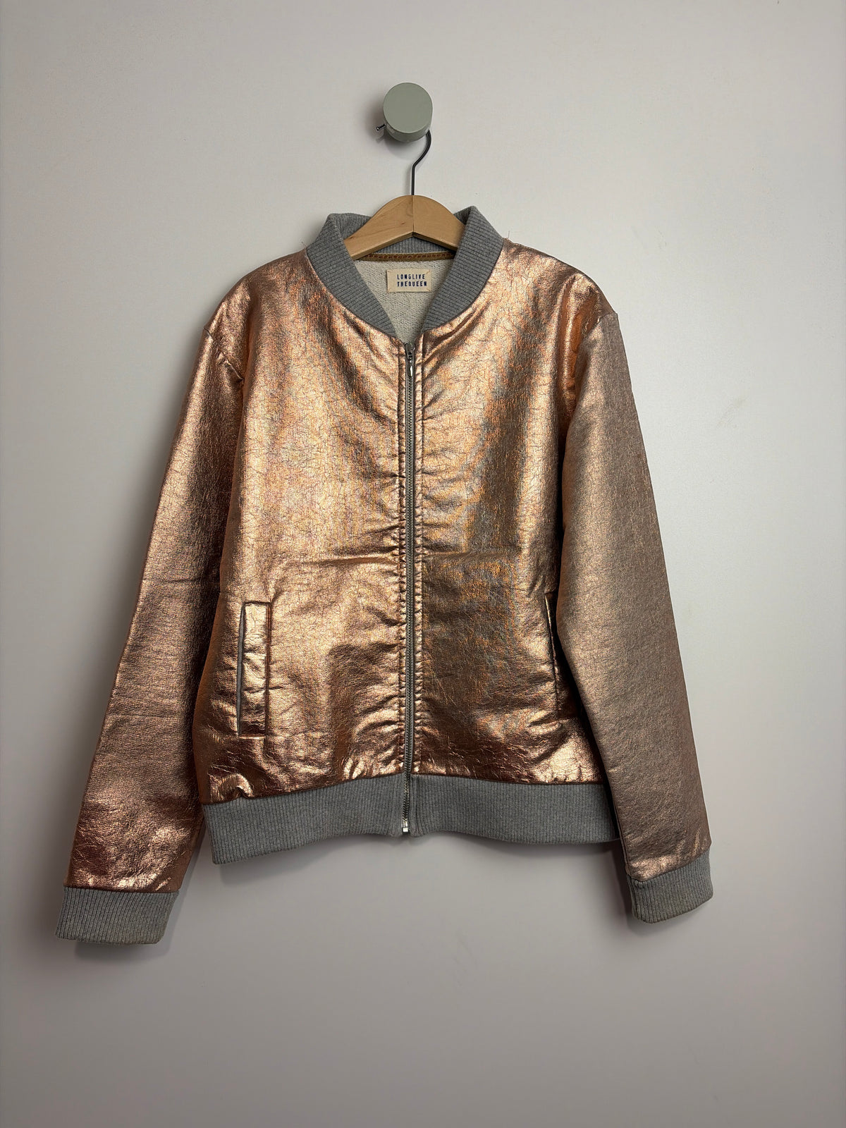 BLOUSON • 152 • LONG LIVE THE QUEEN