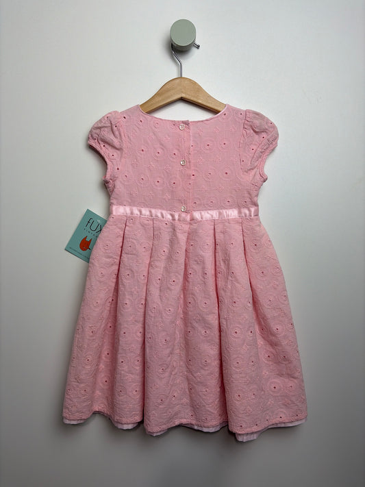 KLEID • 92 • CUT