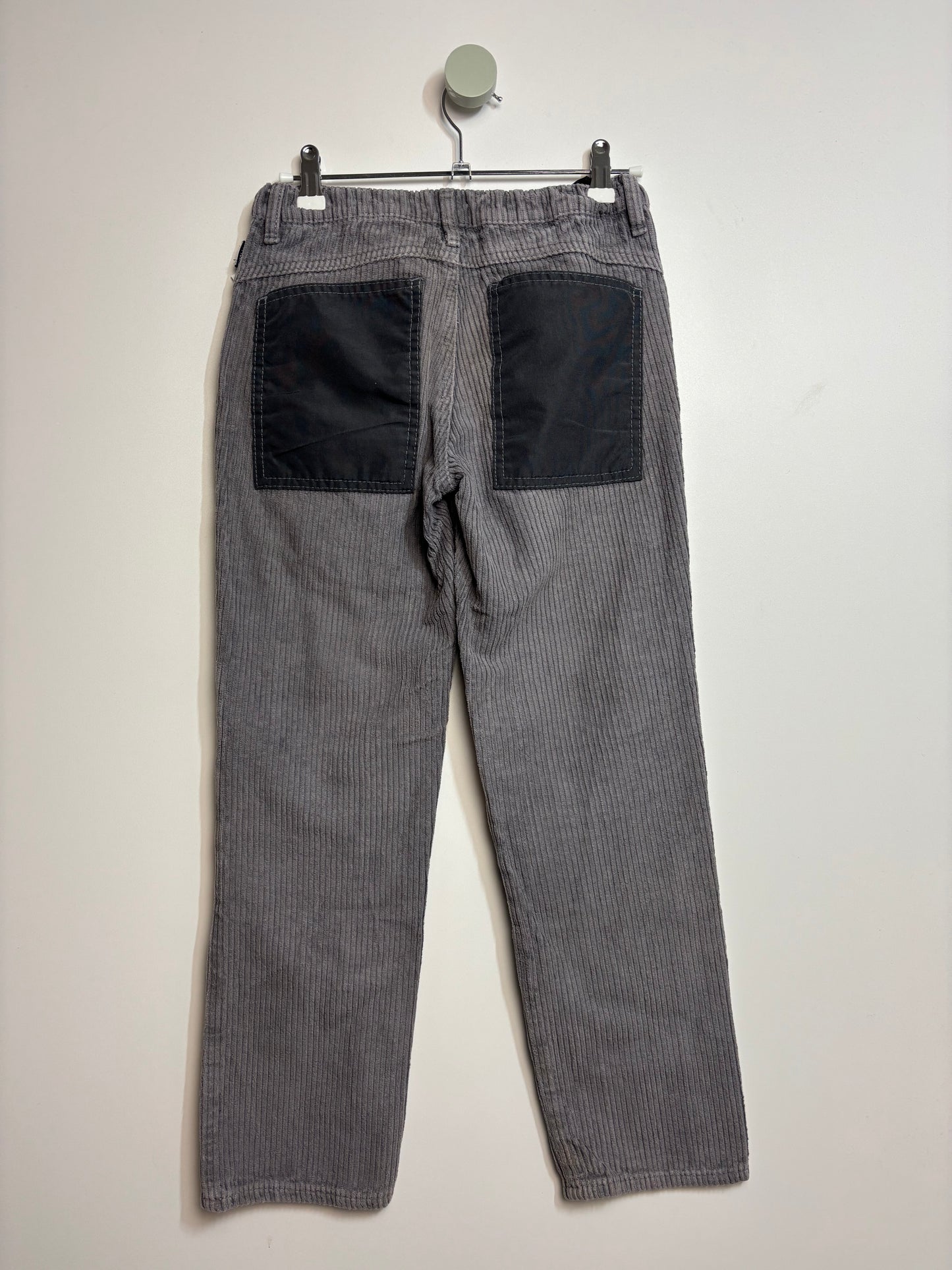 Cordhose mit Kniebesatz • 146 • jakoo