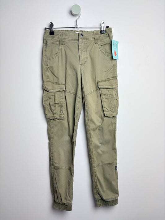 CARGOHOSE • 140 • NAME IT