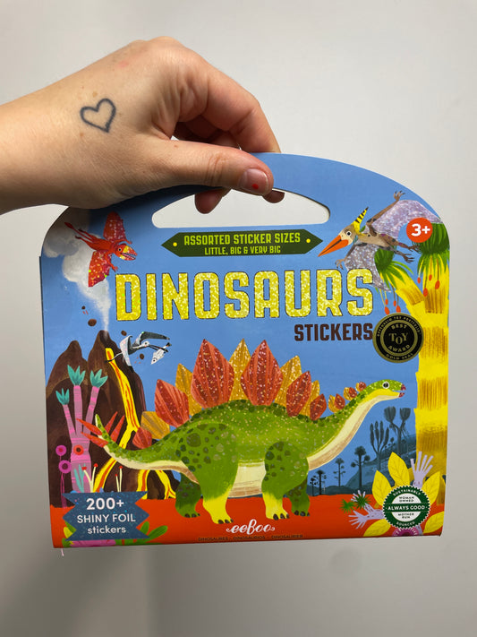 Glänzendes Stickerbuch mit Dinosauriern