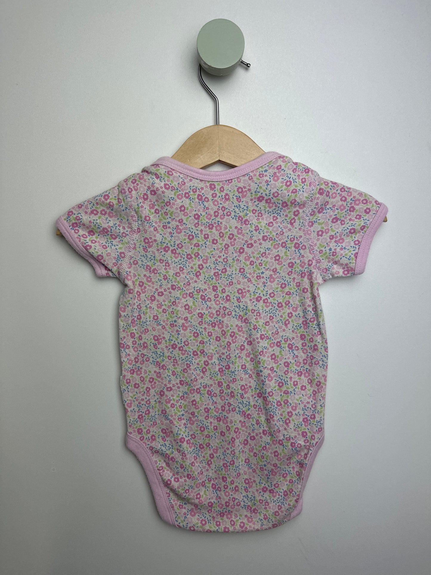 Kurzarm Body Blümchen • 68 • uniqlo