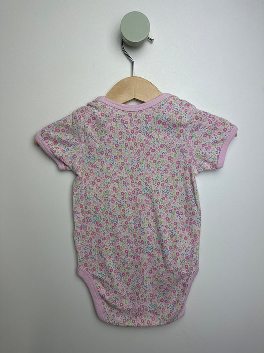 Kurzarm Body Blümchen • 68 • uniqlo