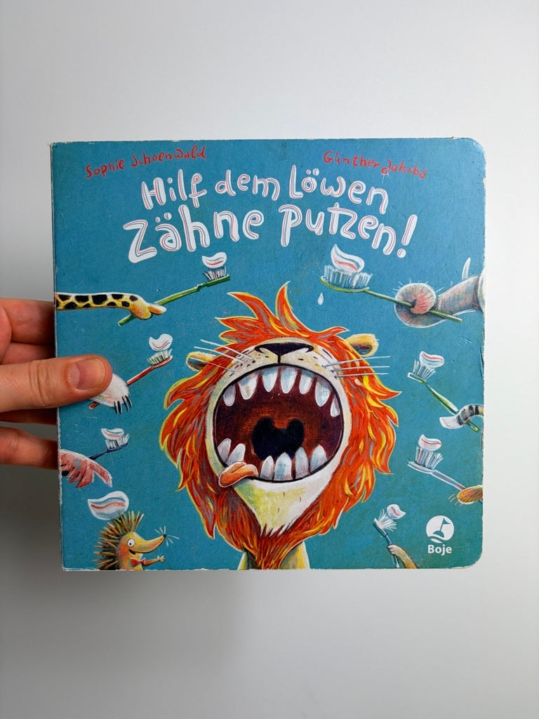 PAPPBUCH • HILF DEM LÖWEN BEIM ZÄHNE PUTZEN! • BOJE