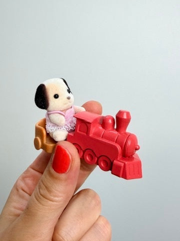 HUND IN EISENBAHN • MINIBOX • SYLVANIAN FAMILIES