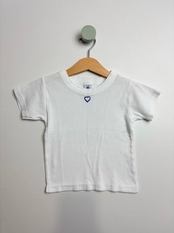 T-SHIRT HANDBESTICKT HERZ • 80 • PETIT BATEAU