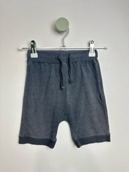 SHORTS • 86 • PHISTER & PHILINA