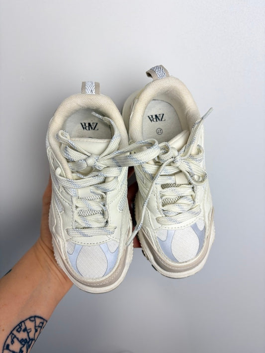 TURNENSCHUHE • Schuh 27 • ZARA