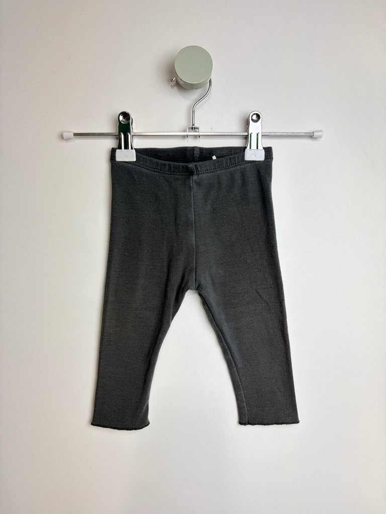 LEGGINGS • 68 • PLAY UP