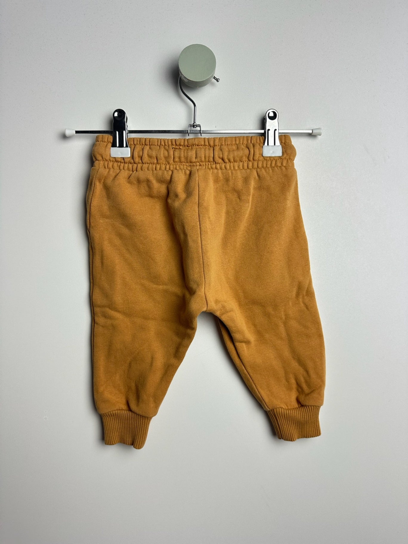 JOGGINGHOSE • 62 • NEXT