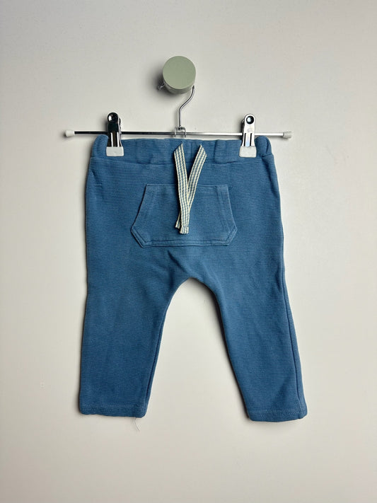 JOGGINGHOSE • 74 • NAME IT