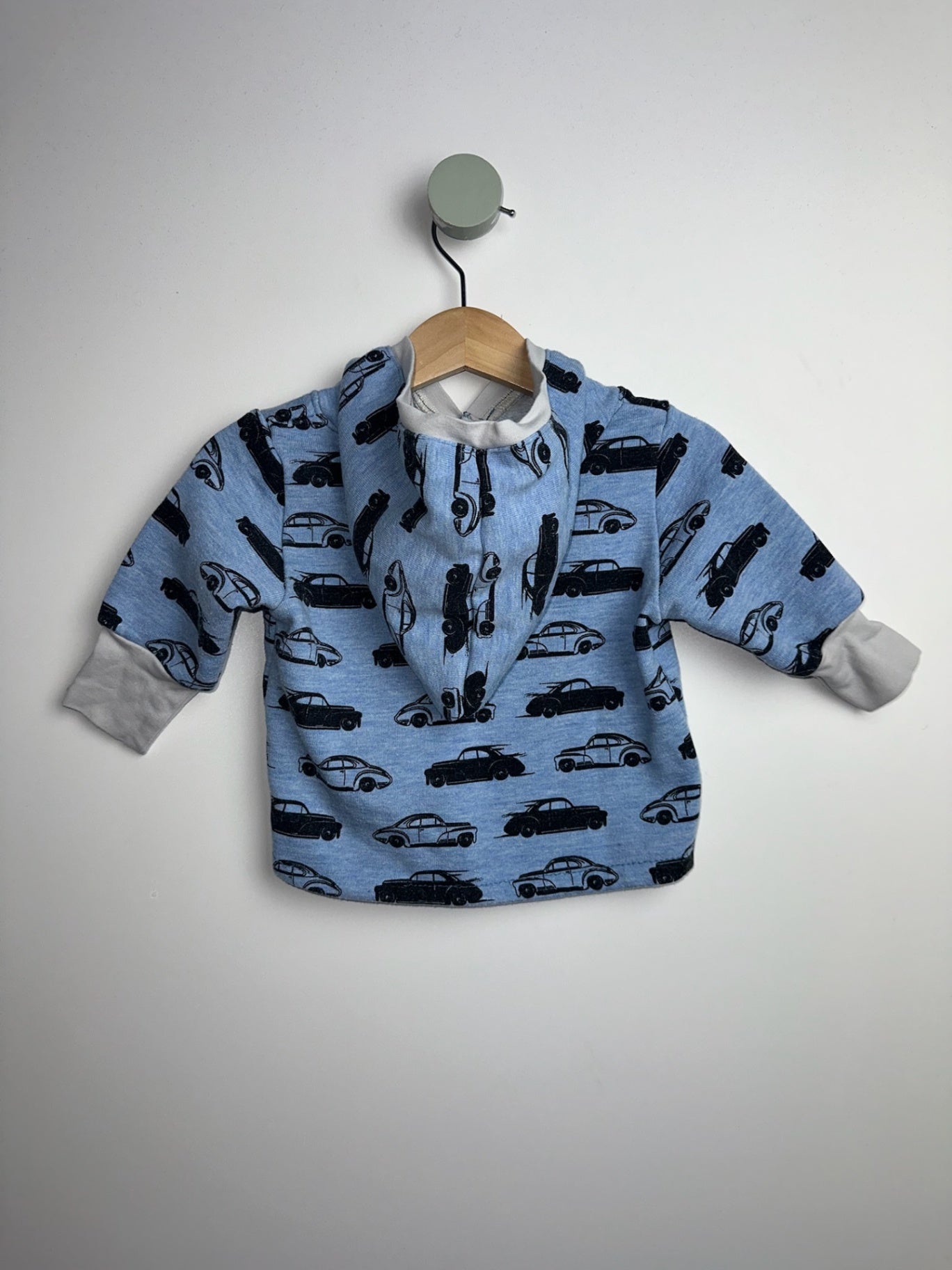 HOODIEJACKE AUTOS • 62 • HANDMADE