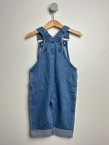 LATZHOSE • 86 • MINIMARKET