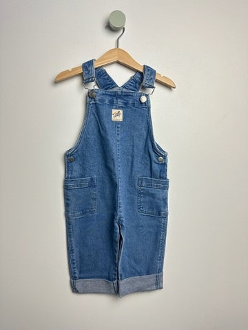 LATZHOSE • 86 • MINIMARKET