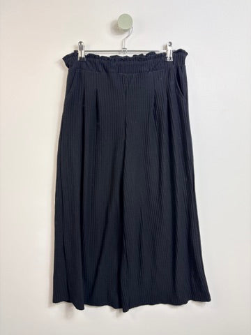 WEITE STOFFHOSE • 146 • TCM
