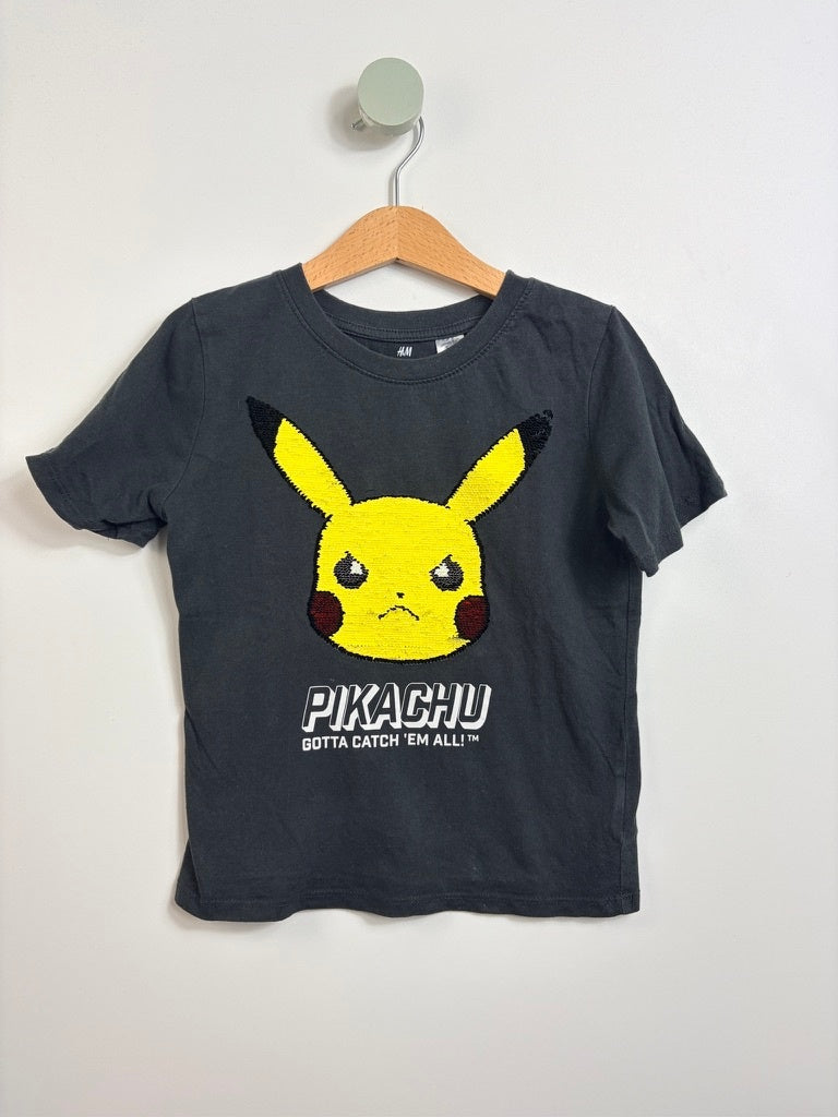 T-SHIRT WENDEPAILETTEN PIKACHU • 104 • H&M
