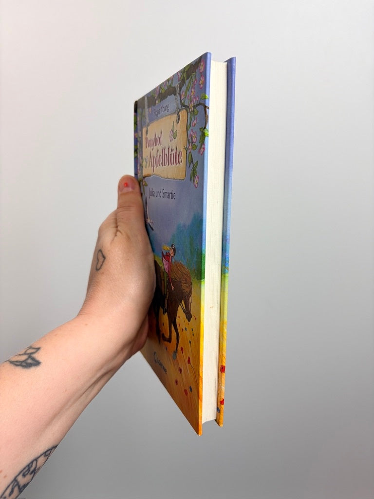 BUCH • PONYHOF APFELBLÜTE - JULIA UND SMARTIE • LOEWE