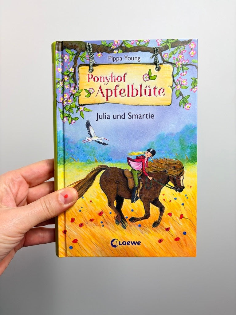 BUCH • PONYHOF APFELBLÜTE - JULIA UND SMARTIE • LOEWE