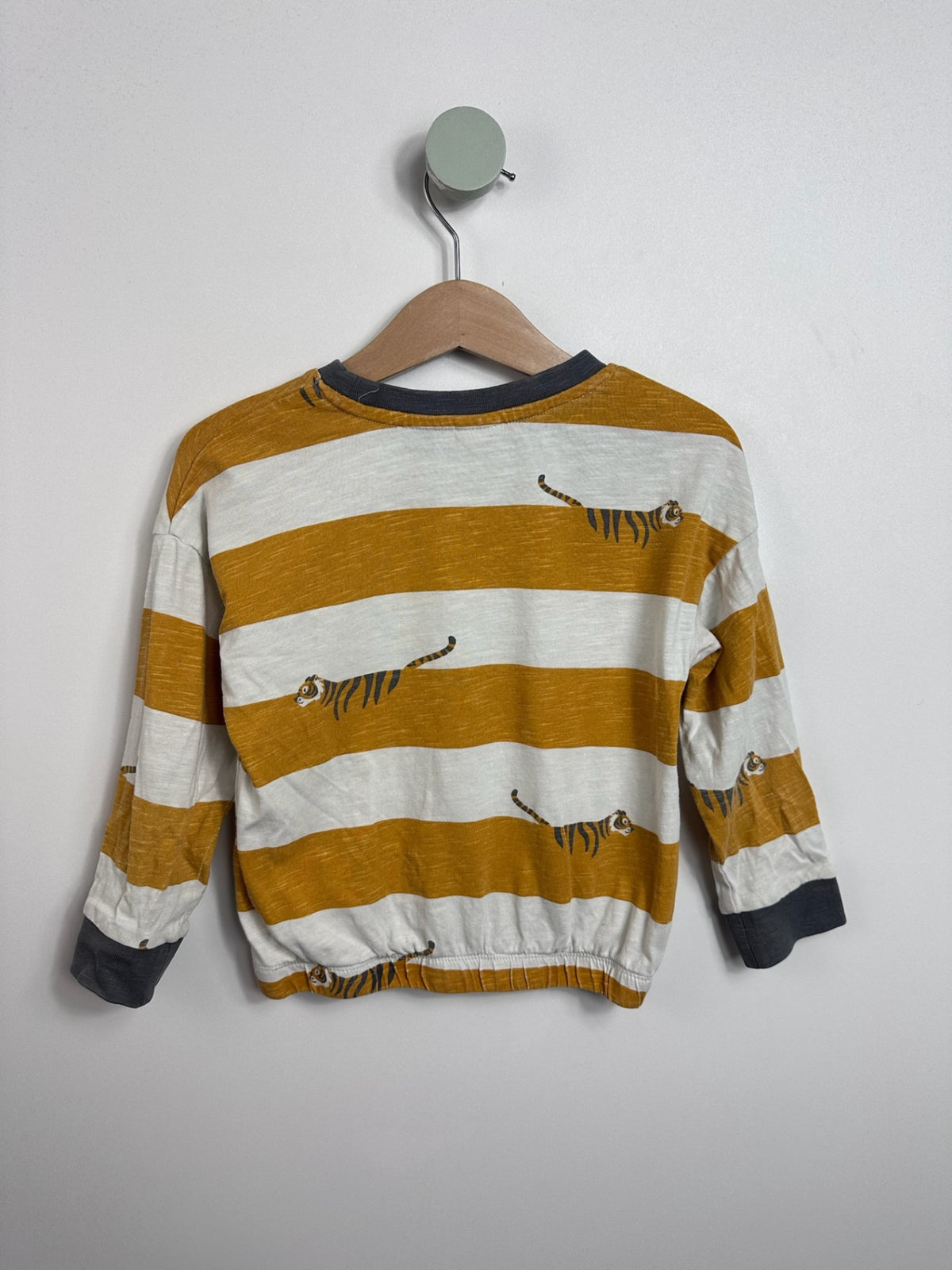 DÜNNES SWEATSHIRT TIGER • 86 • ALANA