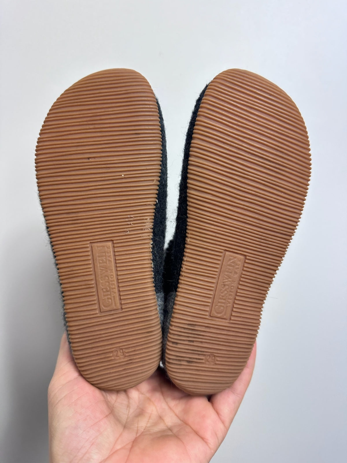 HAUSSCHUHE • Schuh 29 • GIESSWEIN