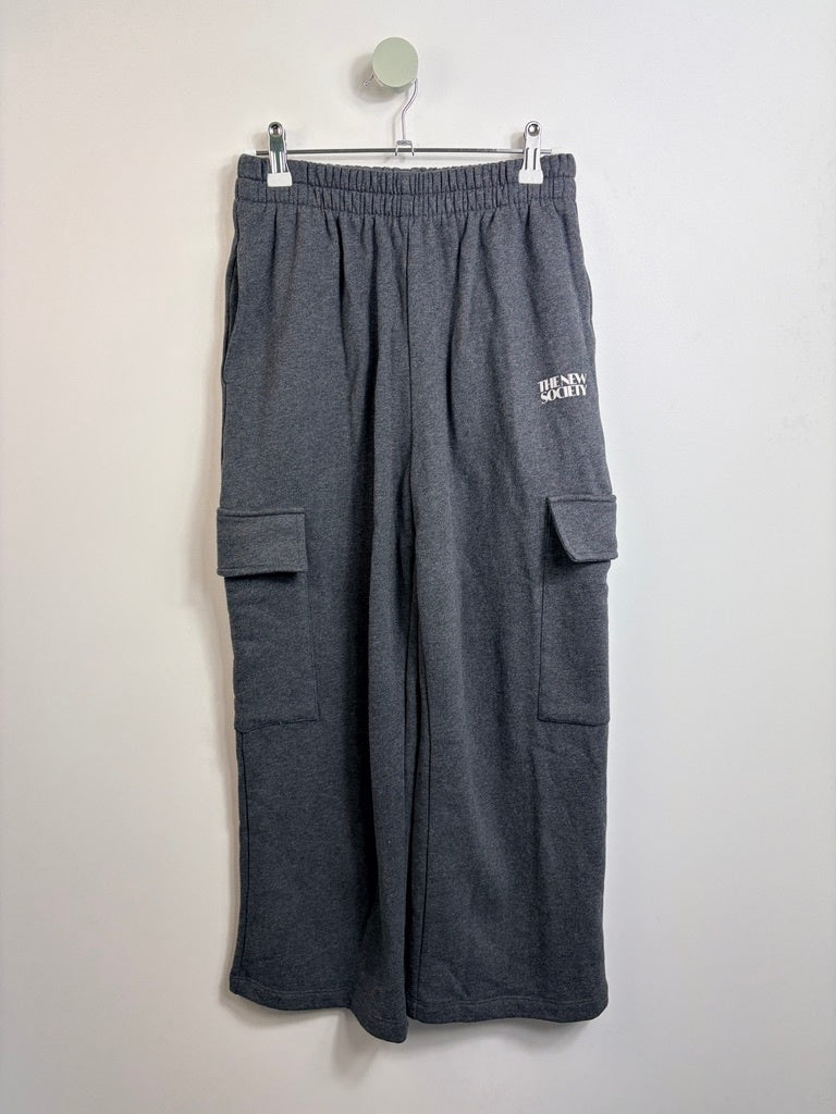 CARGO JOGGINGHOSE • 152 • THE NEW SOCIETY