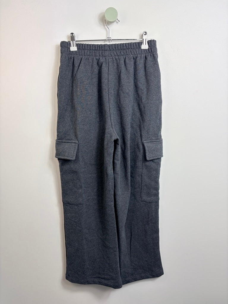CARGO JOGGINGHOSE • 152 • THE NEW SOCIETY