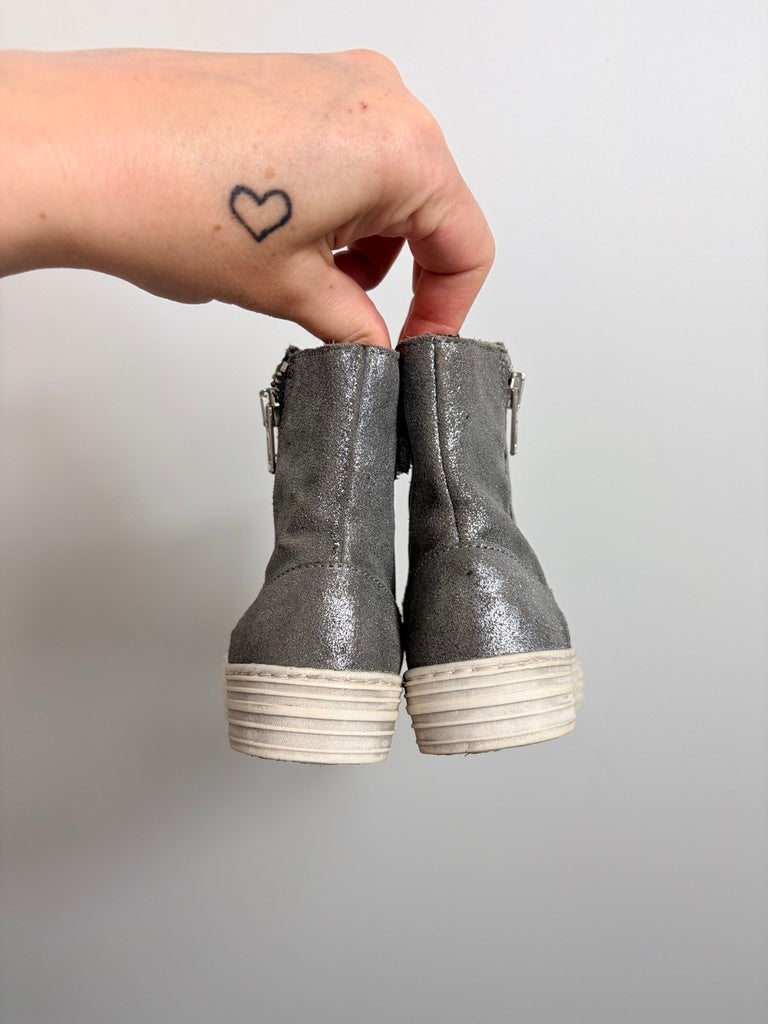 SILBER STIEFEL • 24 • NATURINO