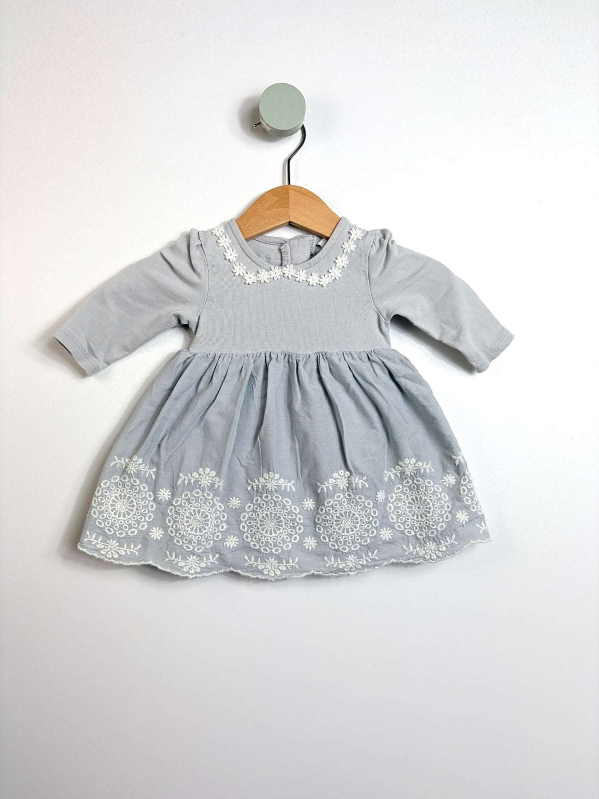 KLEID MIT BODY • 56 • H&M
