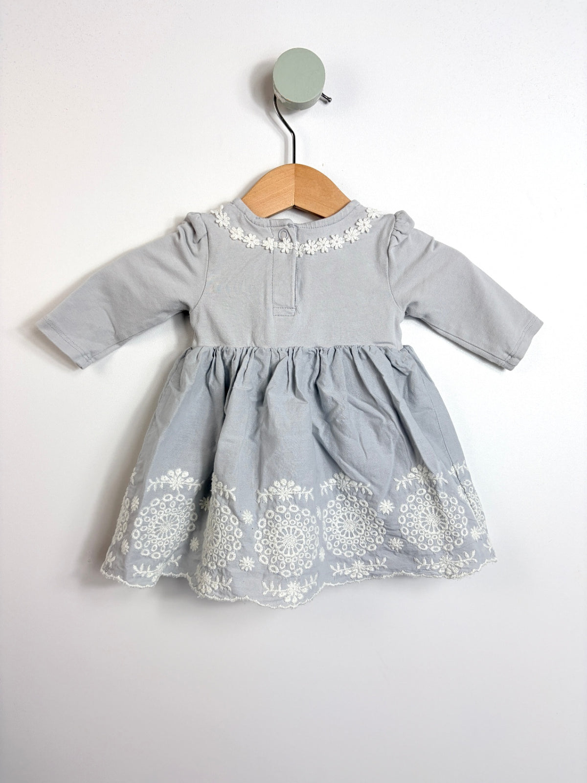 KLEID MIT BODY • 56 • H&M