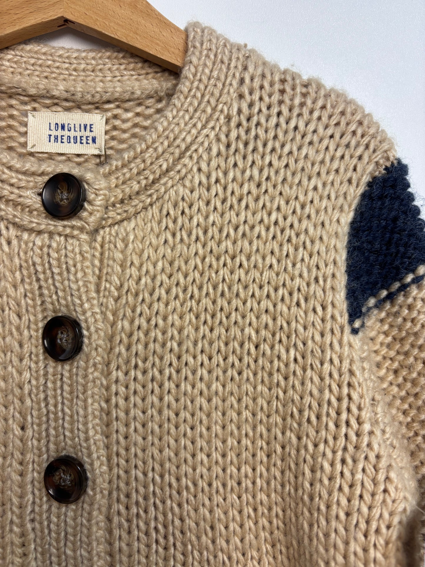Strickjacke • 122 • long live the queen