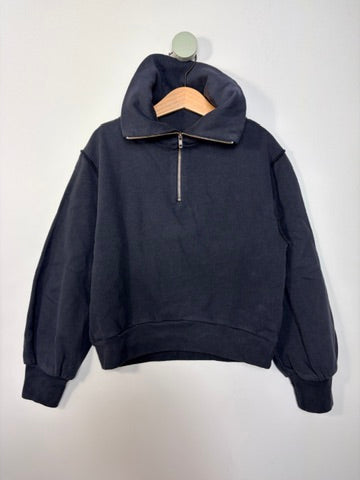 TROYER SWEATSHIRT • 122 • LONG LIVE THE QUEEN