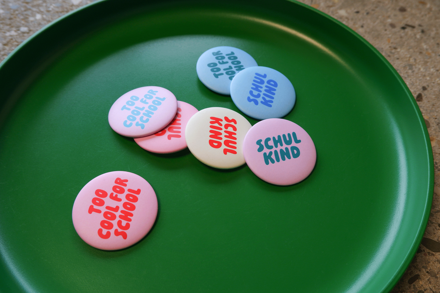 BUTTON • SCHULKIND •  FLIEDER