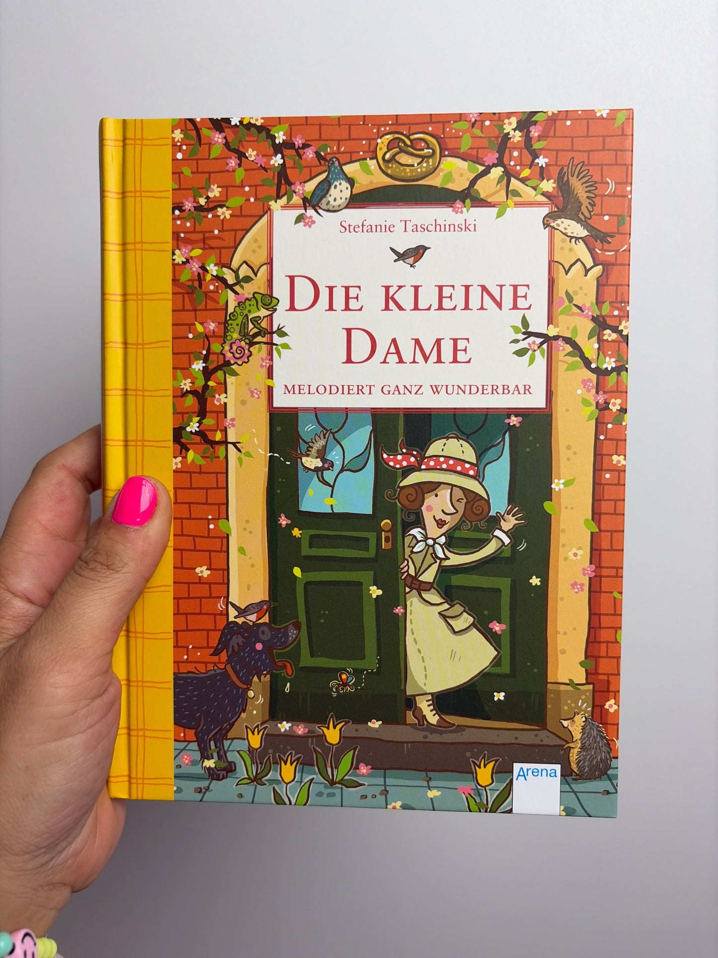BUCH • DIE KLEINE DAME MELODIERT GANZ WUNDERBAR • ARENA