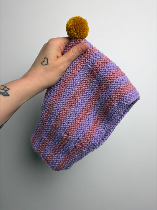 SCHLUPFMÜTZE • STRIPES & BOMMEL  •  HANDMADE by fUXvintage